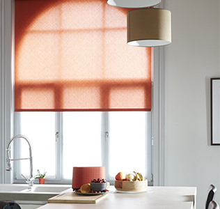 Store enrouleur tamisant rouge